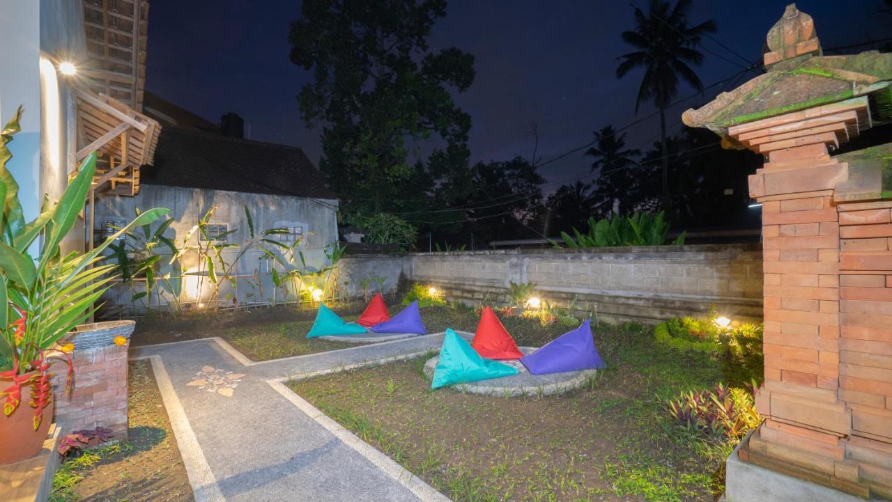 Aura Dormitory House Ubud Esterno foto