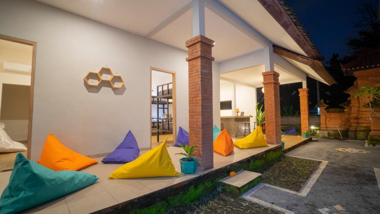 Aura Dormitory House Ubud Esterno foto